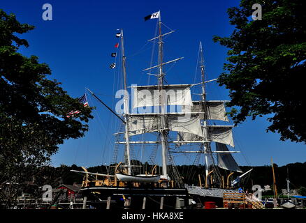 Mystic, Connecticut - Juillet 11, 2015 : 1841 Charles W. Morgan grand voilier trois mâts à Mystic Seaport Museum Banque D'Images