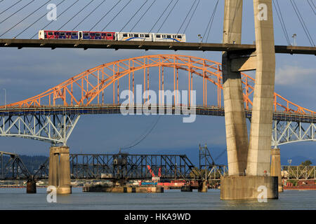 Pont du Skytrain, New Westminster, région de Vancouver, British Columbia, Canada Banque D'Images