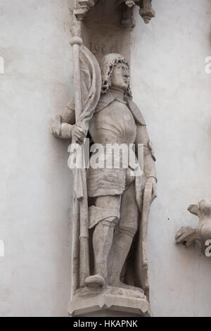 Chevalier médiéval. Détail de l'portail gothique de l'Ancien hôtel de ville (Stara radnice) sculpté par le sculpteur autrichien Anton Pilgram à Brno, en Moravie, en République tchèque. Banque D'Images