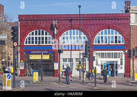 Lambeth, Londres métro Lambeth North station de métro tuile rouge Banque D'Images