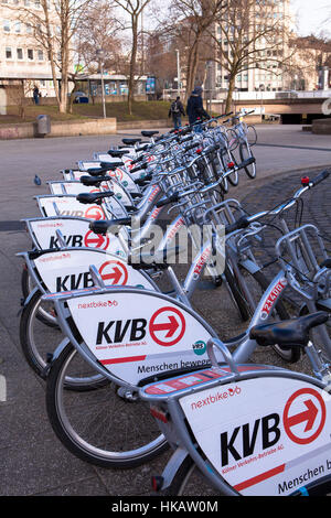 Allemagne, Cologne, un service de location de vélos de l'entreprise Koelner Verkehrsbetriebe KVB (société de transports publics de Cologne) Banque D'Images