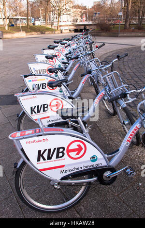 Allemagne, Cologne, un service de location de vélos de l'entreprise Koelner Verkehrsbetriebe KVB (société de transports publics de Cologne) Banque D'Images