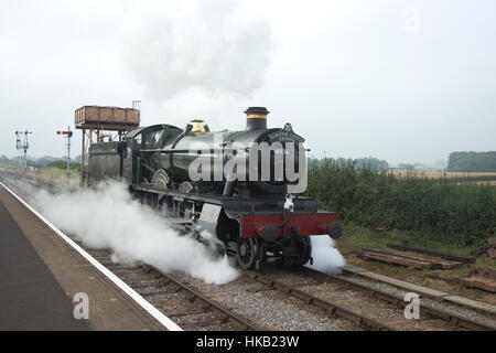 Château de Dunster Express 4936 Steamtrain Évêques Lydeard Station Devon Banque D'Images