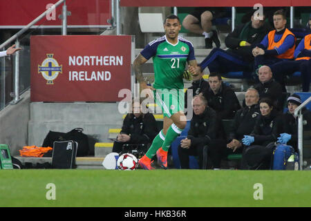 Belfast, Irlande du Nord. 15 novembre 2016. Le Football International Friendly - Irlande du Nord 0 Croatie 3. L'Irlande du Nord Josh Magennis (21). Banque D'Images