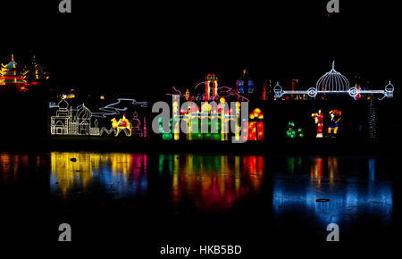 Londres, Grande-Bretagne. 26 janvier, 2017. Des installations lumineuses sont vus dans Chiswick House Gardens pendant la Lanterne Magique Festival à Londres, Grande-Bretagne. Des centaines de lanternes illuminées géantes sont à l'affiche jusqu'au 26 février. Credit : Han Yan/Xinhua/Alamy Live News Banque D'Images