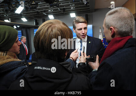 Bruxelles, Bxl, Belgique. 27 Jan, 2017. Par Bolund Swesish Ministre pour les marchés financiers et de la consommation, Sous-ministre des Finances parle à la presse avant le début d'une réunion des ministres européens Fnance (ECOFIN) à Bruxelles, Belgique le 27.01.2017 par Wiktor Dabkowski Wiktor Dabkowski/crédit : ZUMA Wire/Alamy Live News Banque D'Images