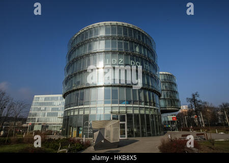 Gdynia, Pologne. 27 Jan, 2017. PPNT Gdynia bâtiment est vu dans le Parc Scientifique et Technologique Poméranien le 27 janvier 2017 à Gdynia, Pologne. Au cours de la conférence, les professionnels de l'industrie, a présenté ce qu'est l'impression 3D, et ce qui est pour elle, et la façon de composer ses propres et à faible coût pour kit home 3D l'impression. Il y avait aussi présenté les systèmes d'impression 3D professionnels dans les meilleurs techniques, ie . : SLS et Poly Jet. Credit : Michal Fludra/Alamy Live News Banque D'Images