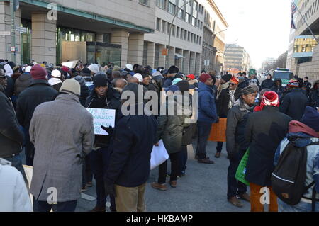 Berlin, Allemagne. Jan 27, 2017 Cameroun - Rallye anglophone à Berlin Crédit : Markku Rainer Peltonen/Alamy Live News Banque D'Images