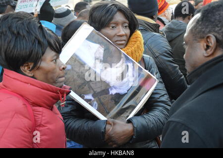 Berlin, Allemagne. Jan 27, 2017 Cameroun - Rallye anglophone à Berlin Crédit : Markku Rainer Peltonen/Alamy Live News Banque D'Images