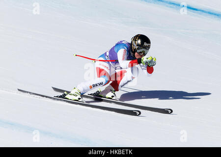 Cortina d'Ampezzo, Italie. 28 janvier, 2017. Lara GUT (SUI) qui se font concurrence sur les AUDI FIS Ski World Cup Women's downhill Race sur l'Olympia bien sûr dans les montagnes des Dolomites. Credit : Mauro Dalla Pozza/Alamy Live News Banque D'Images