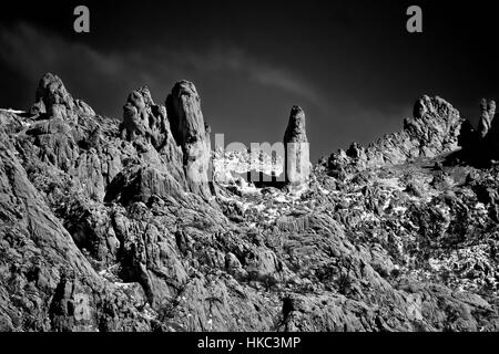 Surface de la planète en pierre noir et blanc (parc national du Velebit) Banque D'Images