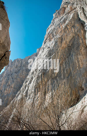 Le parc national de Paklenica canyon falaises verticales, la montagne du Velebit, Croatie Banque D'Images