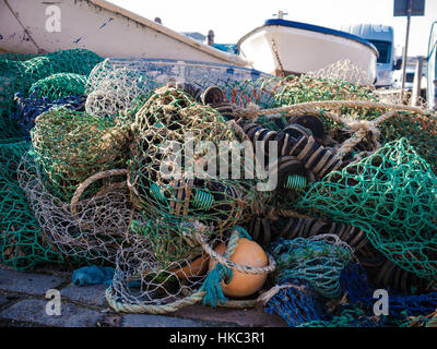 Filets de pêche sur le quai de vieux Portsmouth, Hampshire, Angleterre Banque D'Images