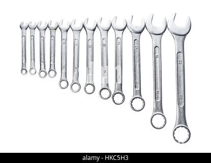 Jeu de clés isolé sur fond blanc. Jeu métrique outils de travail dans un noir boîte à outils. Banque D'Images