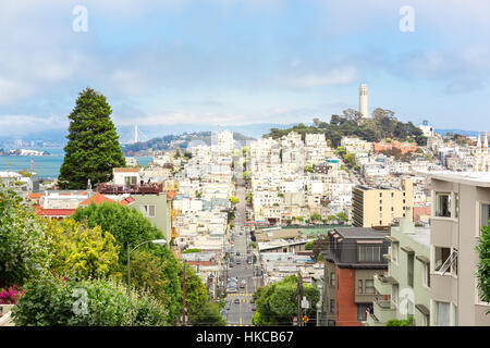 Lombard Street sur Russian Hill, San Francisco Banque D'Images