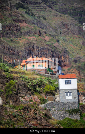 Maisons à flanc dans la Valle Gran Rey sur l'île de La Gomera, Îles Canaries, Espagne Banque D'Images