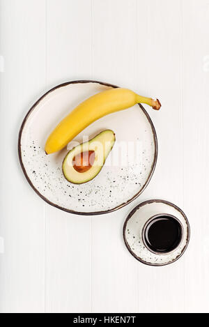 Collation du matin équilibrée rapide avec des fruits Banque D'Images