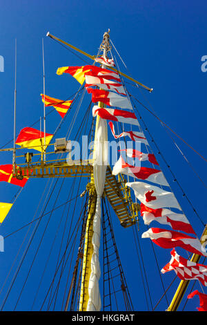 Mâts de bateau à voile Banque D'Images