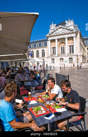 La place de la libération et le Palais des ducs de Bourgogne à Dijon Banque D'Images