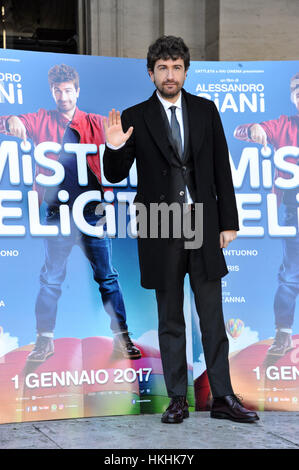 Alessandro Siani participant à la photocall pour 'Mister Felicità' à Rome, Italie. Avec : Alessandro Siani Où : Rome, Latium, Italie Quand : 28 Déc 2016 Crédit : IPA/WENN.com **Uniquement disponible pour publication au Royaume-Uni, USA, Allemagne, Autriche, Suisse** Banque D'Images