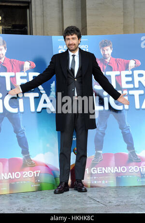 Alessandro Siani participant à la photocall pour 'Mister Felicità' à Rome, Italie. Avec : Alessandro Siani Où : Rome, Latium, Italie Quand : 28 Déc 2016 Crédit : IPA/WENN.com **Uniquement disponible pour publication au Royaume-Uni, USA, Allemagne, Autriche, Suisse** Banque D'Images