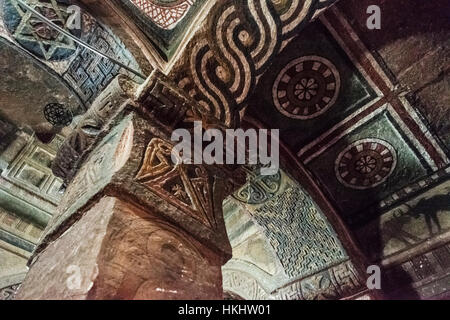 À l'intérieur de l'église Saint Uraiel, une des églises rupestres rock à Lalibela (site du patrimoine mondial de l'UNESCO), de l'Éthiopie Banque D'Images