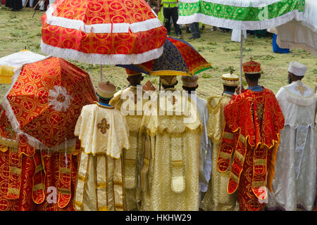 Pèlerins célébrant Festival Meskel, Lalibela, Éthiopie Banque D'Images