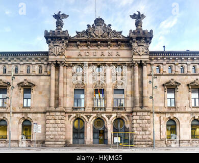 Édifice des douanes - Edificio de la Aduana del Puerto, par Enric Sagnier i Villavecchia et Pere Garcia i Faria. Port de Barcelone, Espagne. Banque D'Images