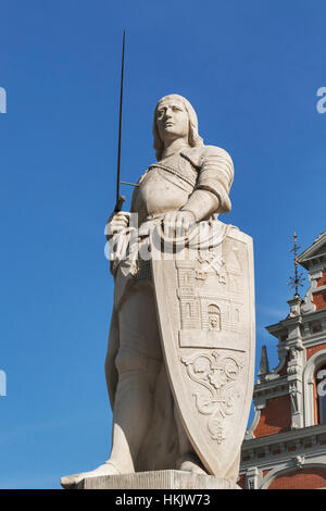 La statue de Roland est situé sur la place du marché de Riga, Lettonie, Pays Baltes, Europe Banque D'Images