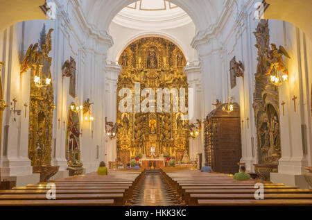 Cordoue, Espagne - 27 MAI 2015 : La nef de l'église baroque Iglesia de San Juan y Todos los Santos. Banque D'Images