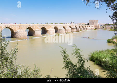 Cordoue, Espagne - 26 MAI 2015 : Le pont romain. Banque D'Images