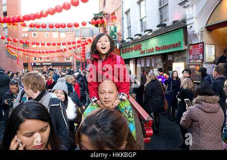 Londres, Royaume-Uni. 28 janvier, 2017. Nouvel An chinois célébrations ont lieu dans la région de Chinatown, Soho, Londres, Royaume-Uni. Banque D'Images