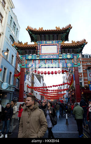 Londres, Royaume-Uni. 28 janvier, 2017. Nouvel An chinois célébrations ont lieu dans la région de Chinatown, Soho, Londres, Royaume-Uni. Banque D'Images