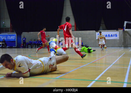 Gibraltar, Royaume-Uni. 28 janvier, 2017. Futsal UEFA Euro, Groupe Préliminaire étape. Gibraltar 1-8 Monténégro à Tercentenary Sports Hall, Gibraltar. Crédit : Stephen Ignacio/Alamy Live News Banque D'Images