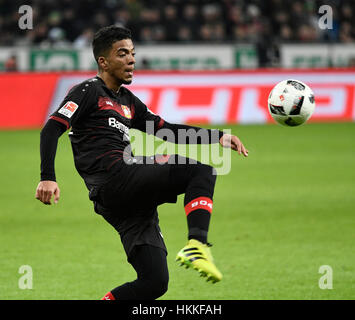 BayArena Leverkusen, Allemagne. 28 janvier, 2017. Ligue Allemande de Football, 1. Bundesliga 2016/17 journée 18, saison, Bayer 04 Leverkusen vs Borussia Moenchengladbach (Mšnchengladbach, Gladbach) ---Benjamin Henrichs (LEV) Credit : kolvenbach/Alamy Live News Banque D'Images