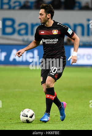 BayArena Leverkusen, Allemagne. 28 janvier, 2017. Ligue Allemande de Football, 1. Bundesliga 2016/17 journée 18, saison, Bayer 04 Leverkusen vs Borussia Moenchengladbach (Mšnchengladbach, Gladbach) --- Hakan Calhanoglu (Leverkusen) Credit : kolvenbach/Alamy Live News Banque D'Images