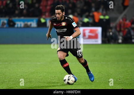 BayArena Leverkusen, Allemagne. 28 janvier, 2017. Ligue Allemande de Football, 1. Bundesliga 2016/17 journée 18, saison, Bayer 04 Leverkusen vs Borussia Moenchengladbach (Mšnchengladbach, Gladbach) ---Hakan Calhanoglu (Leverkusen) Credit : kolvenbach/Alamy Live News Banque D'Images