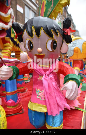 Shaftesbury Avenue, Londres, Royaume-Uni. 29 janvier 2017. Des flotteurs à Shaftsbury Avenue pour l'année du Coq. Crédit : Matthieu Chattle/Alamy Live News Banque D'Images