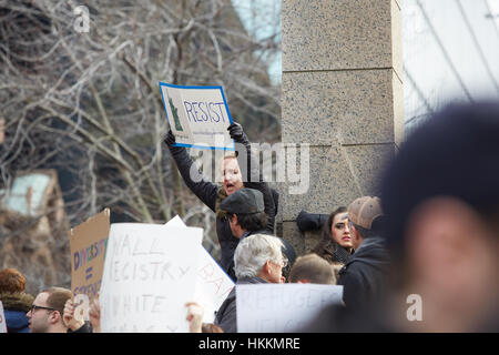 Boston, USA. 29 janvier, 2017. Protestation d'atout à Copley Square. Miki Joven/Alamy Live News Banque D'Images