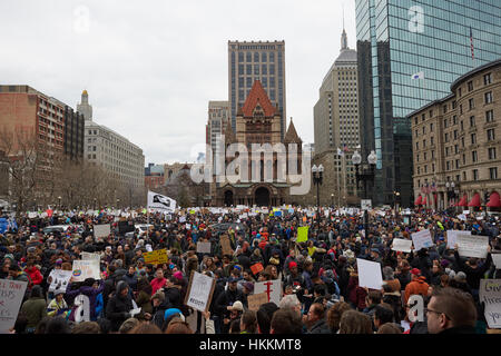 Boston, USA. 29 janvier, 2017. Protestation d'atout à Copley Square. Miki Joven/Alamy Live News Banque D'Images