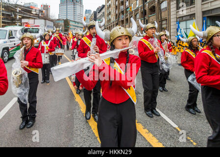 Vancouver, Canada. 29 janvier, 2017. Burnaby North Secondary School Marching Band pendant la parade du Nouvel An chinois t Vancouver (Colombie-Britannique). Crédit : Michael Wheatley/Alamy Live News Banque D'Images