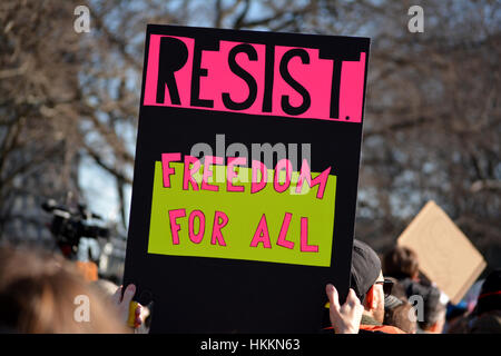 New York City, USA. 29 janvier, 2017. Les protestataires prennent part à la manifestation contre le Président'Atout plans d'immigration à Battery Park à New York. Crédit : Christopher Penler/Alamy Live News Banque D'Images