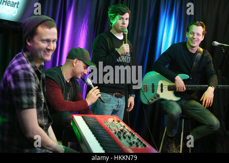 Bala Cynwyd, USA. 27 Jan, 2017. Lukas Graham visite Q102 à Bala Cynwyd, New York pour jouer quelques morceaux. Credit : Star Shooter/media/Alamy Punch Live News Banque D'Images