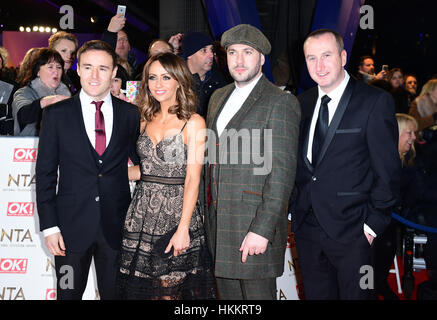 Alan Halsall, Samia Ghadie, Shayne Ward et Andrew Whyment arrivant à la National Television Awards 2017, tenu à l'O2 Arena, Londres. ASSOCIATION DE PRESSE Photo. Photo Date : 25 janvier, 2017. Voir PA Story SHOWBIZ NTAs. Crédit photo doit se lire : Ian West/PA Wire Banque D'Images