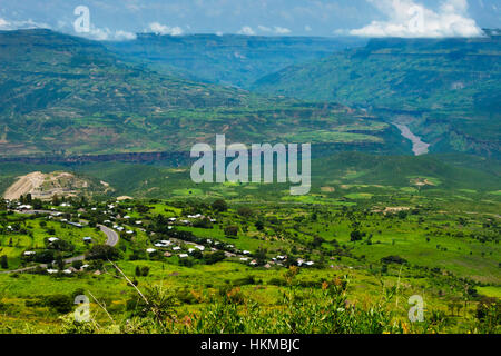 Village et des terres agricoles, la Grande Gorge du Nil Bleu, Bahir Dar, Ethiopie Banque D'Images