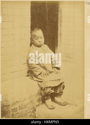 Albazin enfant. Prisonniers de guerre Albazin professé la religion orthodoxe mais a adopté la langue chinoise et des douanes après avoir capturé par Manchurians en 1685. Beijing, 1874 BNM1942 Banque D'Images