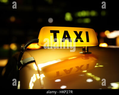 Taxi jaune dans la nuit. Une voiture de taxi sur la rue la nuit. Toit de voiture Taxi signe sur bokeh background Banque D'Images