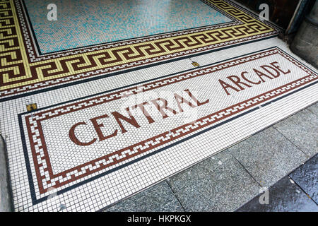 L'entrée de Central Arcade, Newcastle. L'arcade a été construit en 1906 et conçu par la firme de Newcastle Oswald et fils. Banque D'Images
