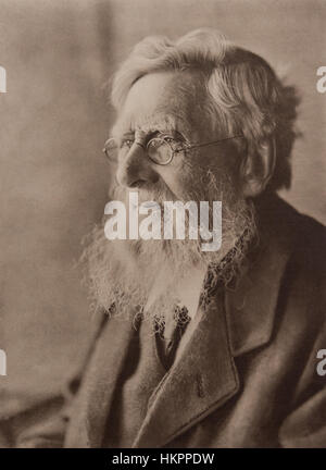 Alfred Russel Wallace, co-développeur de la théorie de l'évolution par sélection naturelle, dans un portrait par Emil Otto Hoppé, c1910 (publié en 1912). Banque D'Images