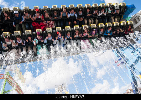 La foire de Séville (officiellement feria de abril de Sevilla, 'Seville Foire d'avril') se tient dans la capitale andalouse Séville. Banque D'Images